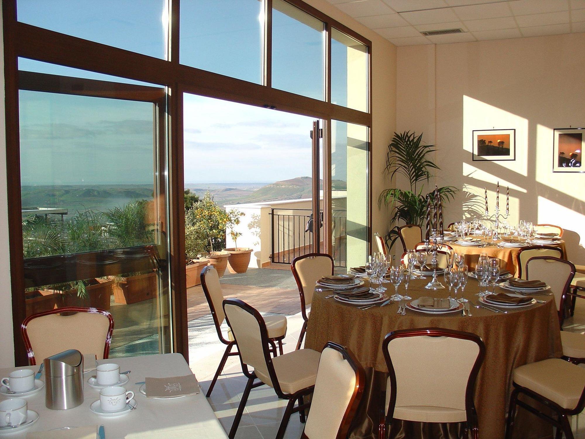 Hotel Villa Mokarta Salemi Restoran gambar